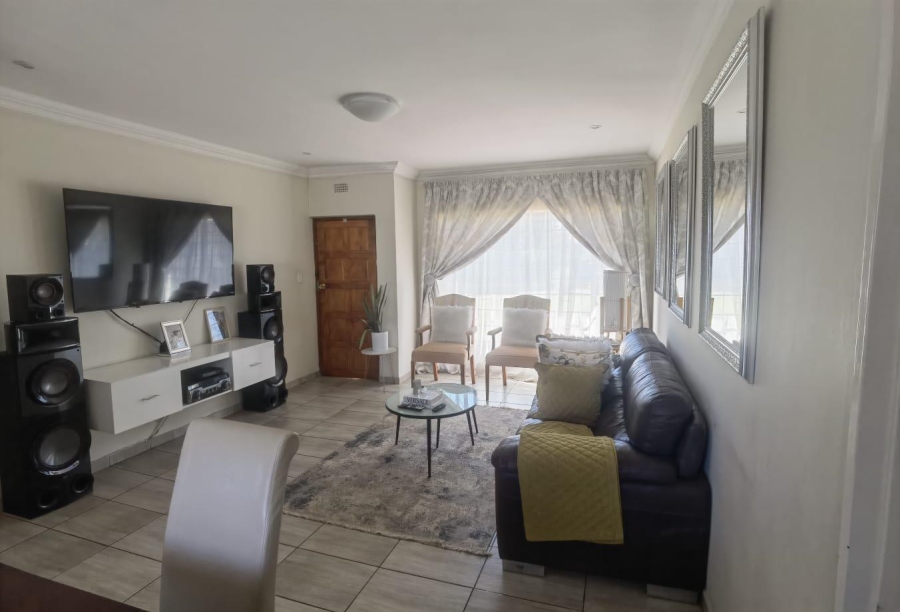 To Let 4 Bedroom Property for Rent in Mayberry Park Gauteng