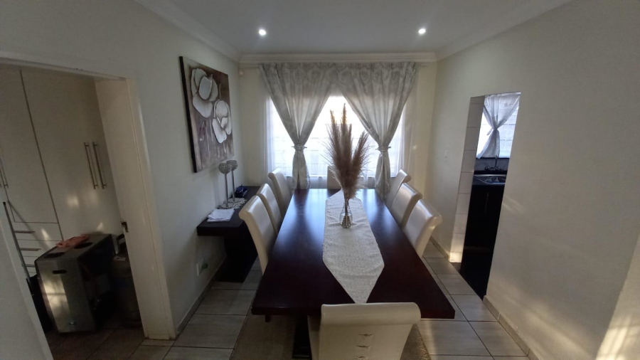 To Let 4 Bedroom Property for Rent in Mayberry Park Gauteng