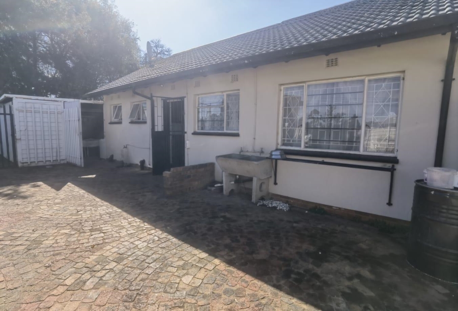 To Let 4 Bedroom Property for Rent in Mayberry Park Gauteng