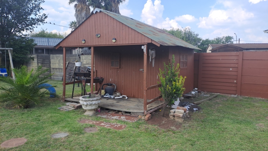 To Let 3 Bedroom Property for Rent in Dalview Gauteng