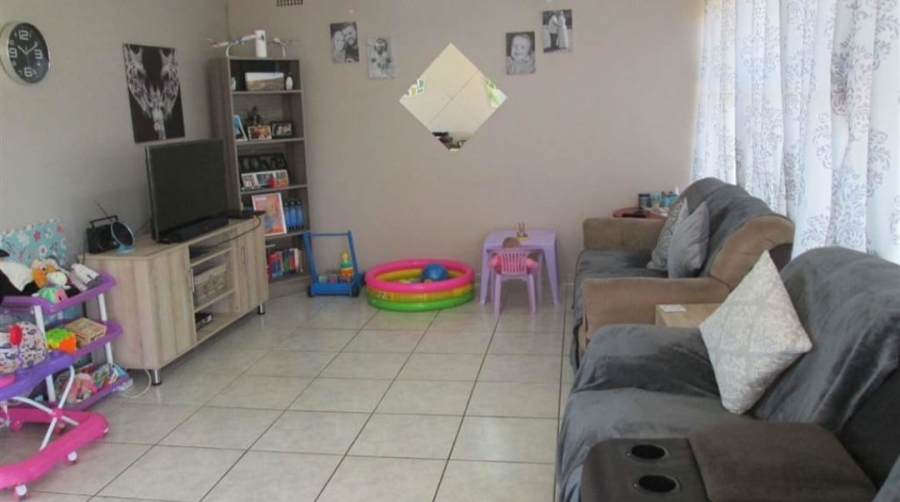 To Let 3 Bedroom Property for Rent in Dalview Gauteng