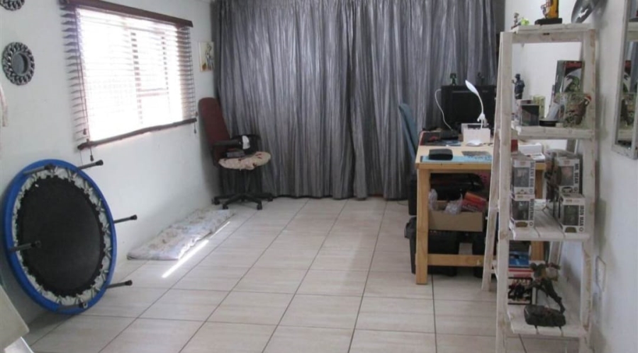 To Let 3 Bedroom Property for Rent in Dalview Gauteng