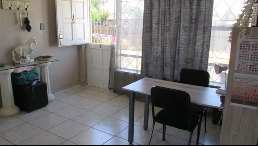 To Let 3 Bedroom Property for Rent in Dalview Gauteng