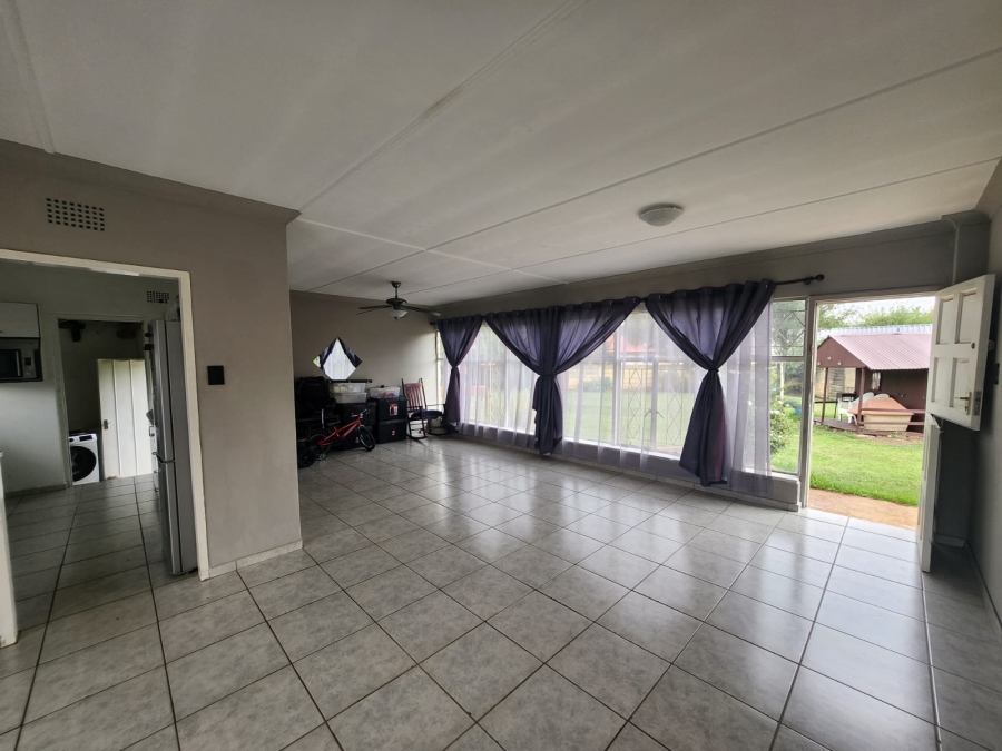 To Let 3 Bedroom Property for Rent in Dalview Gauteng