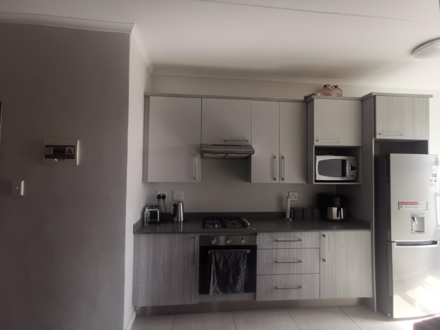 1 Bedroom Property for Sale in Erand Gardens Gauteng