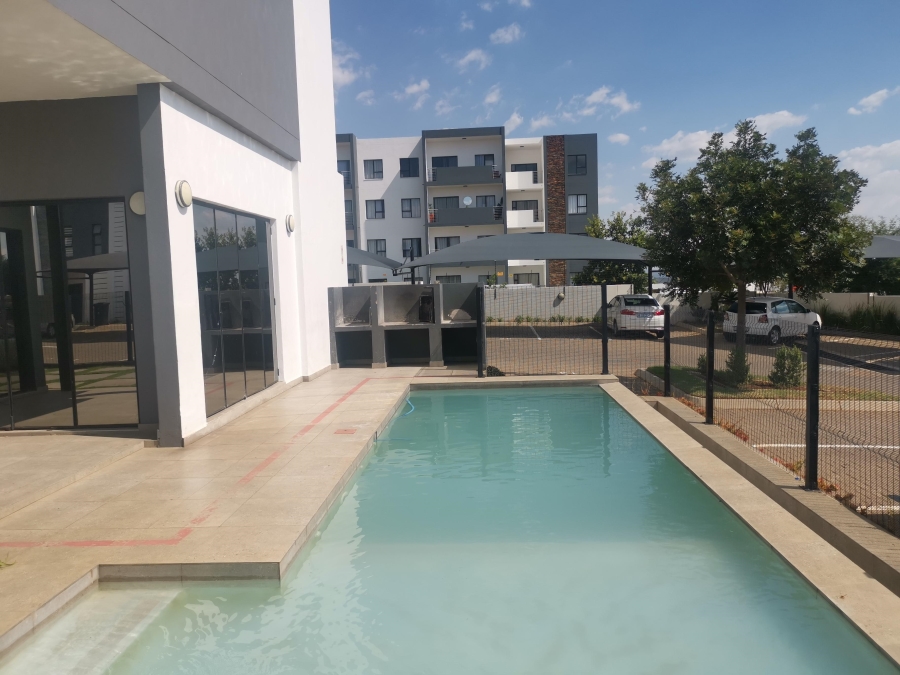 2 Bedroom Property for Sale in Erand Gardens Gauteng