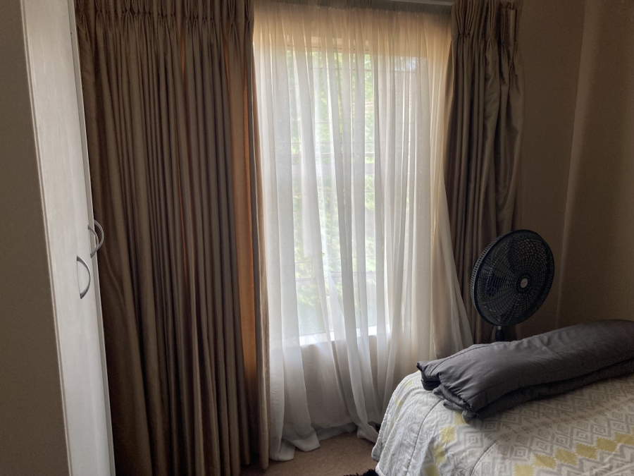 To Let 2 Bedroom Property for Rent in Weltevreden Park Gauteng