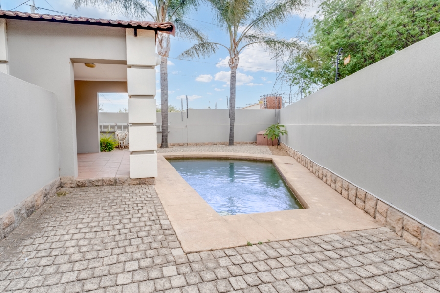 To Let 2 Bedroom Property for Rent in Sunninghill Gauteng