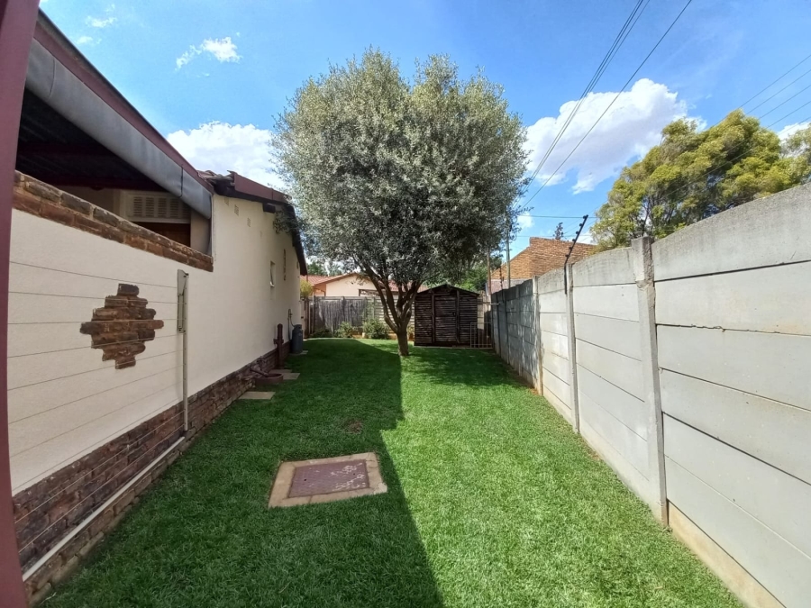 4 Bedroom Property for Sale in Dersley Gauteng