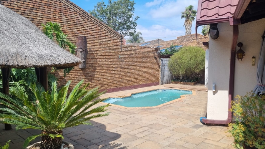 4 Bedroom Property for Sale in Dersley Gauteng