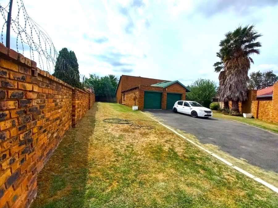 4 Bedroom Property for Sale in Dalpark Ext 1 Gauteng