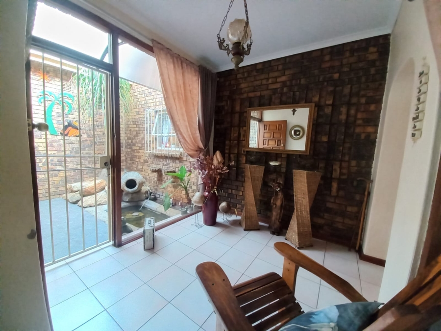 5 Bedroom Property for Sale in New State Areas Gauteng