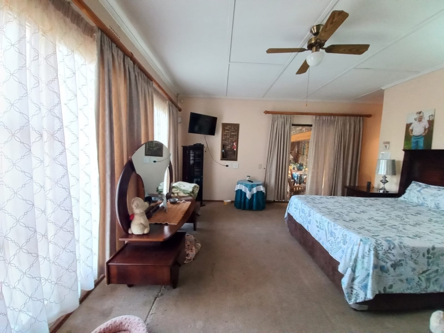 5 Bedroom Property for Sale in New State Areas Gauteng