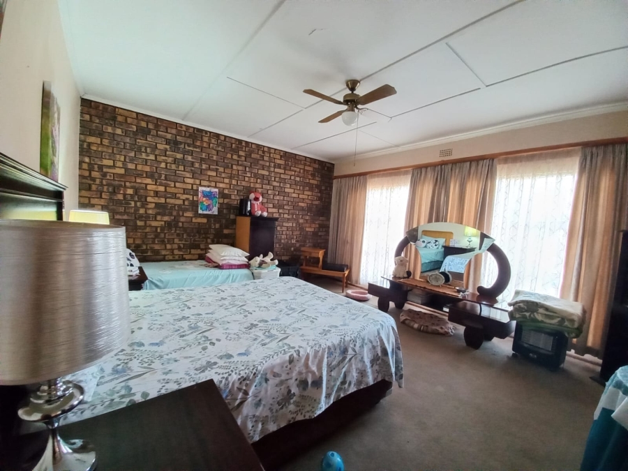 5 Bedroom Property for Sale in New State Areas Gauteng