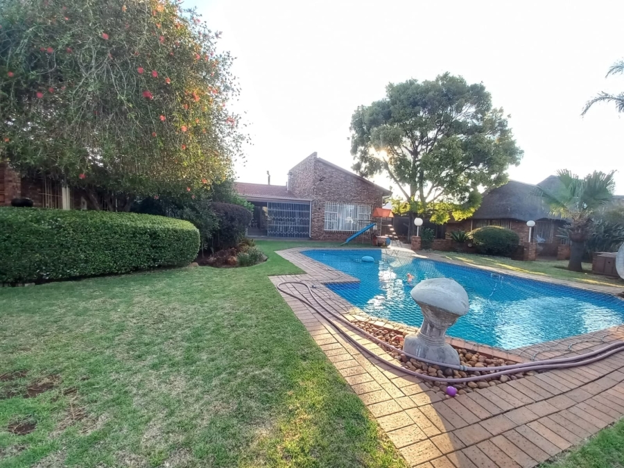 5 Bedroom Property for Sale in New State Areas Gauteng