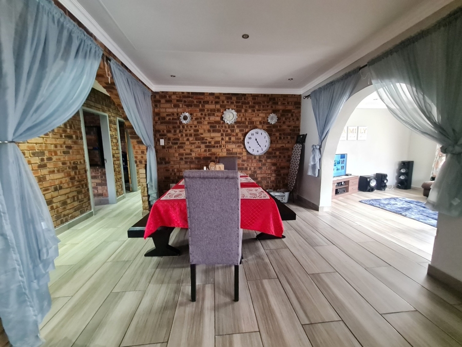 To Let 4 Bedroom Property for Rent in Sunair Park Gauteng