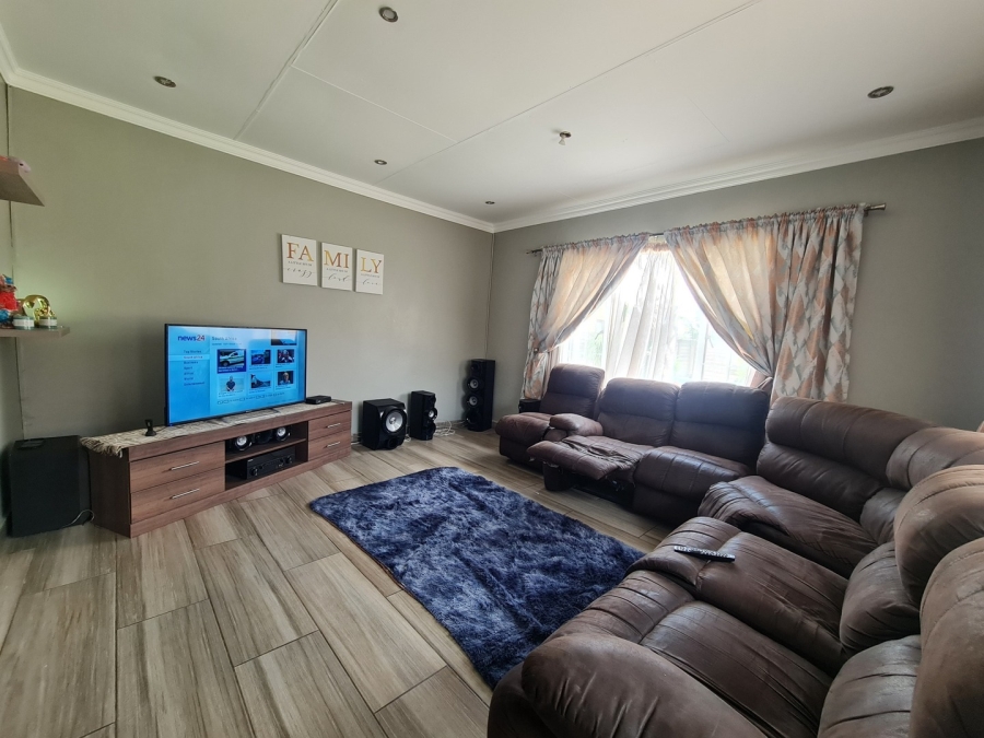 To Let 4 Bedroom Property for Rent in Sunair Park Gauteng