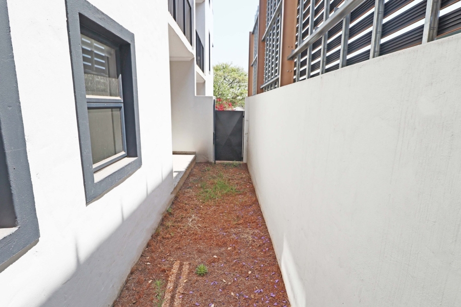 To Let 2 Bedroom Property for Rent in Bryanston Gauteng