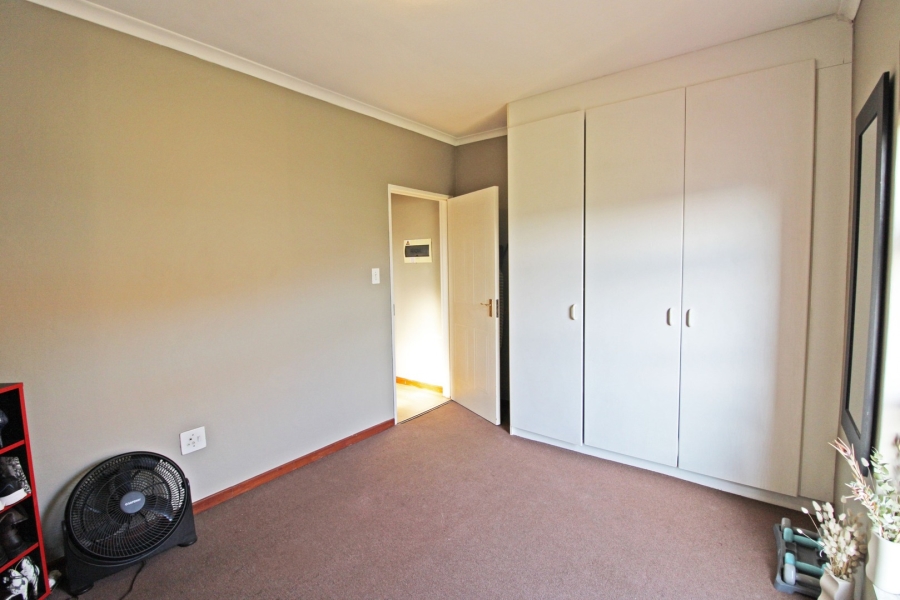 To Let 2 Bedroom Property for Rent in Bryanston Gauteng