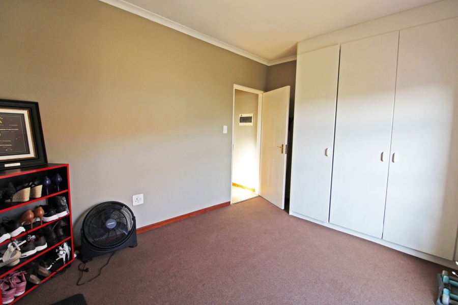 To Let 2 Bedroom Property for Rent in Bryanston Gauteng