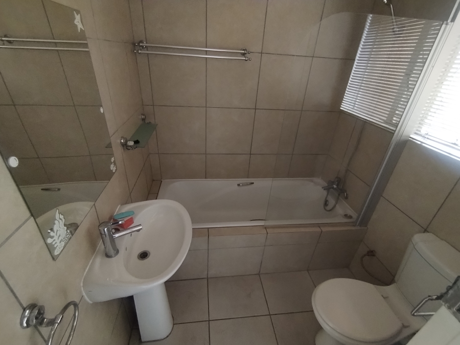 1 Bedroom Property for Sale in Edenvale Central Gauteng
