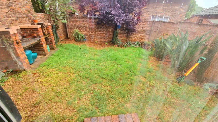 2 Bedroom Property for Sale in Noordwyk Gauteng