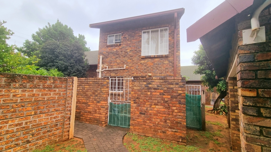 2 Bedroom Property for Sale in Noordwyk Gauteng