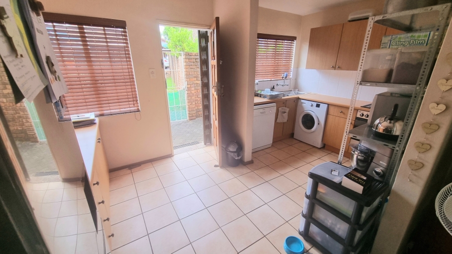 2 Bedroom Property for Sale in Noordwyk Gauteng