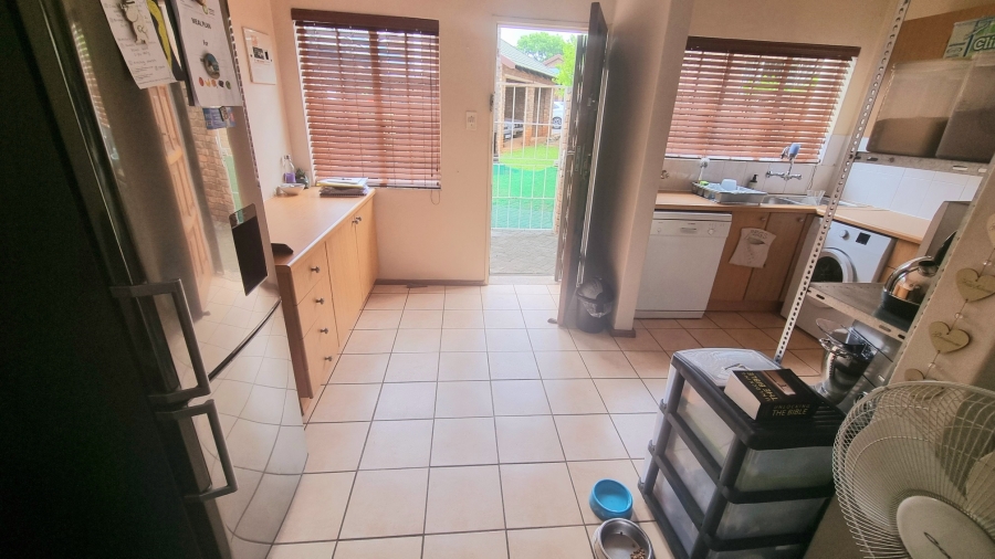 2 Bedroom Property for Sale in Noordwyk Gauteng