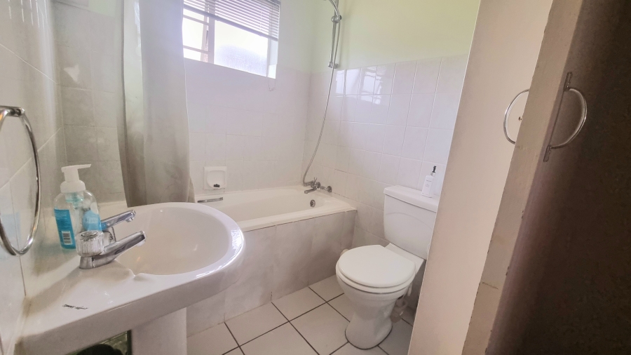 2 Bedroom Property for Sale in Noordwyk Gauteng