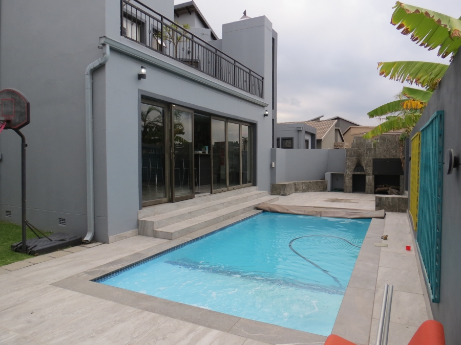 5 Bedroom Property for Sale in Greenstone Hill Gauteng