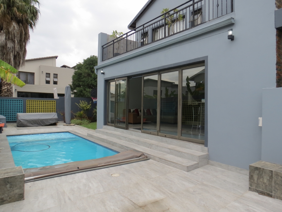 5 Bedroom Property for Sale in Greenstone Hill Gauteng