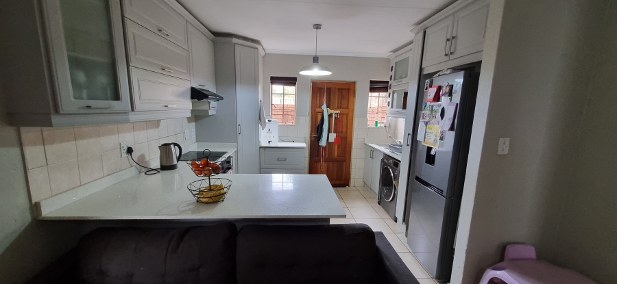 3 Bedroom Property for Sale in Heuwelsig Estate Gauteng