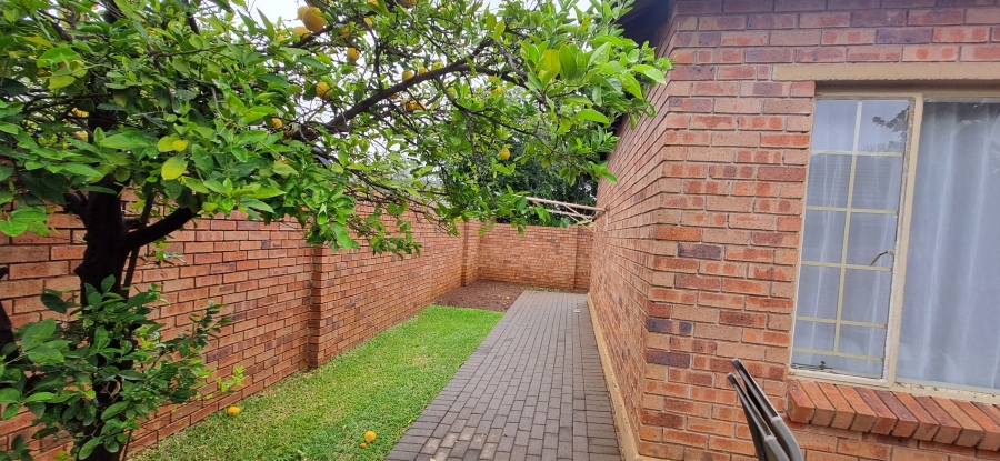 3 Bedroom Property for Sale in Heuwelsig Estate Gauteng