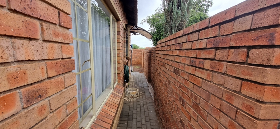 3 Bedroom Property for Sale in Heuwelsig Estate Gauteng