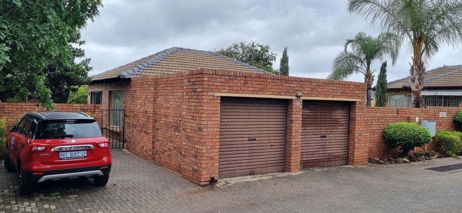 3 Bedroom Property for Sale in Heuwelsig Estate Gauteng