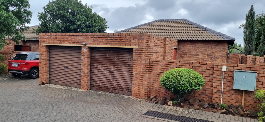 3 Bedroom Property for Sale in Heuwelsig Estate Gauteng