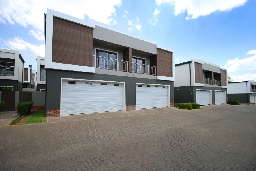 3 Bedroom Property for Sale in Sunninghill Gauteng