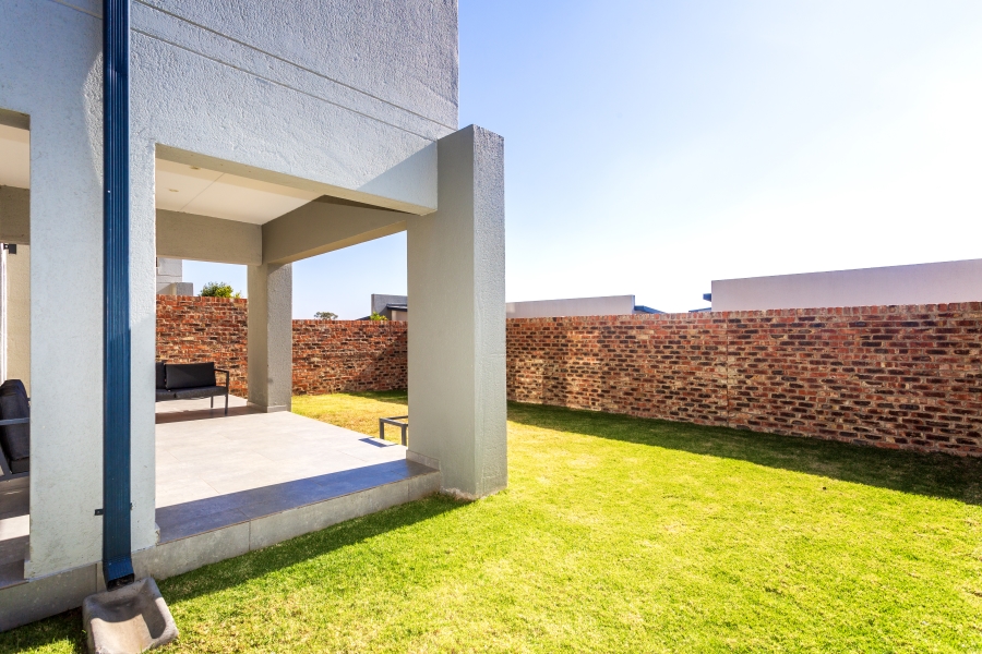 To Let 3 Bedroom Property for Rent in Crowthorne AH Gauteng