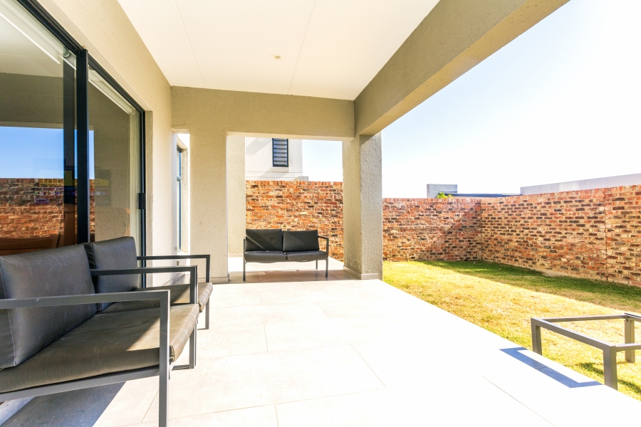 To Let 3 Bedroom Property for Rent in Crowthorne AH Gauteng