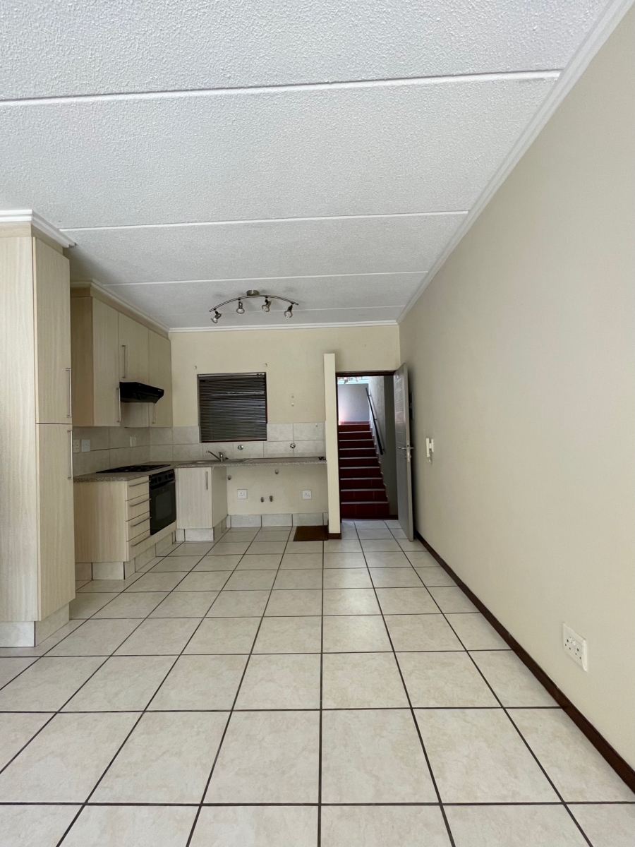To Let 1 Bedroom Property for Rent in Lonehill Gauteng