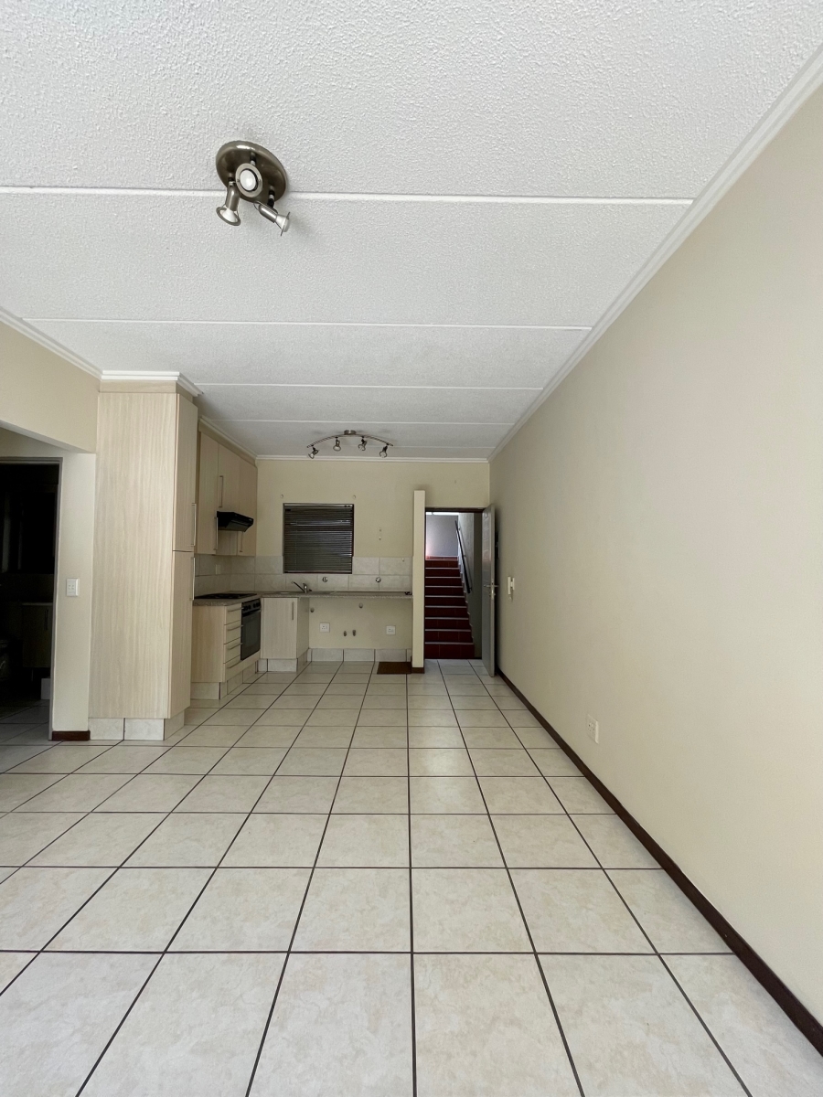 To Let 1 Bedroom Property for Rent in Lonehill Gauteng