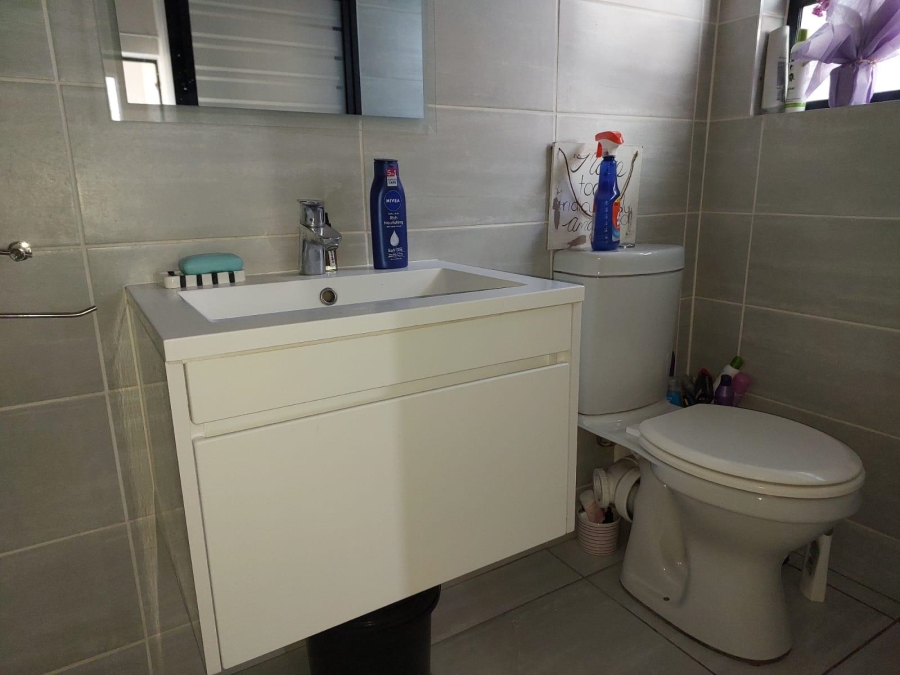 To Let 1 Bedroom Property for Rent in Waterfall Gauteng