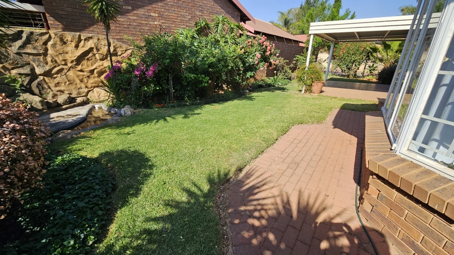 To Let 4 Bedroom Property for Rent in Moreleta Park Gauteng