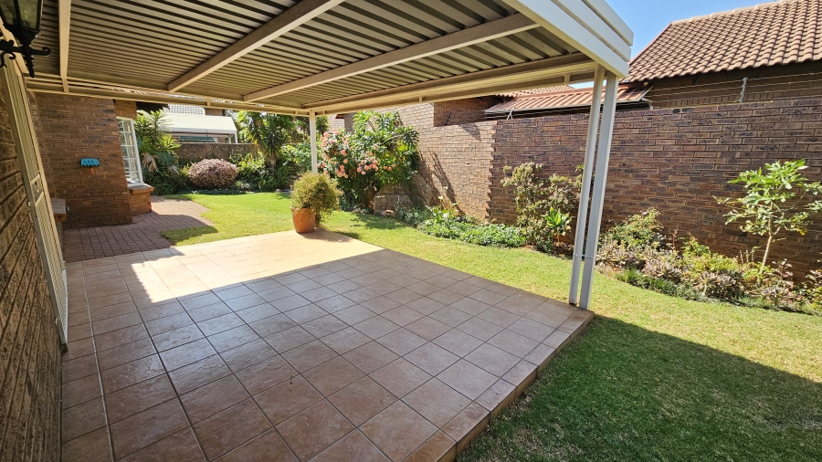 To Let 4 Bedroom Property for Rent in Moreleta Park Gauteng