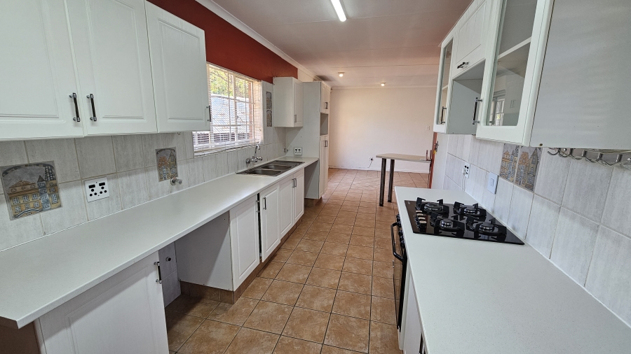 To Let 4 Bedroom Property for Rent in Moreleta Park Gauteng