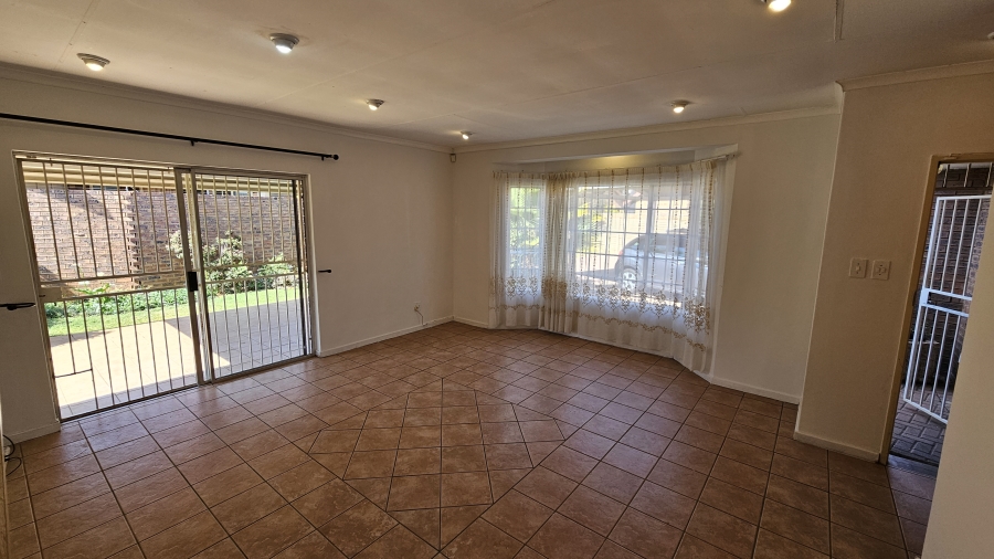 To Let 4 Bedroom Property for Rent in Moreleta Park Gauteng