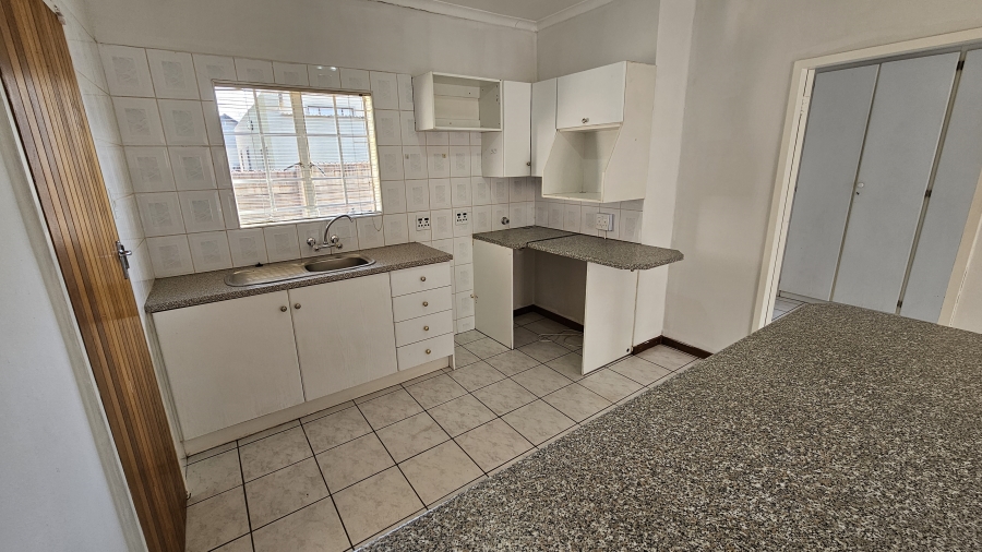 To Let 4 Bedroom Property for Rent in Moreleta Park Gauteng