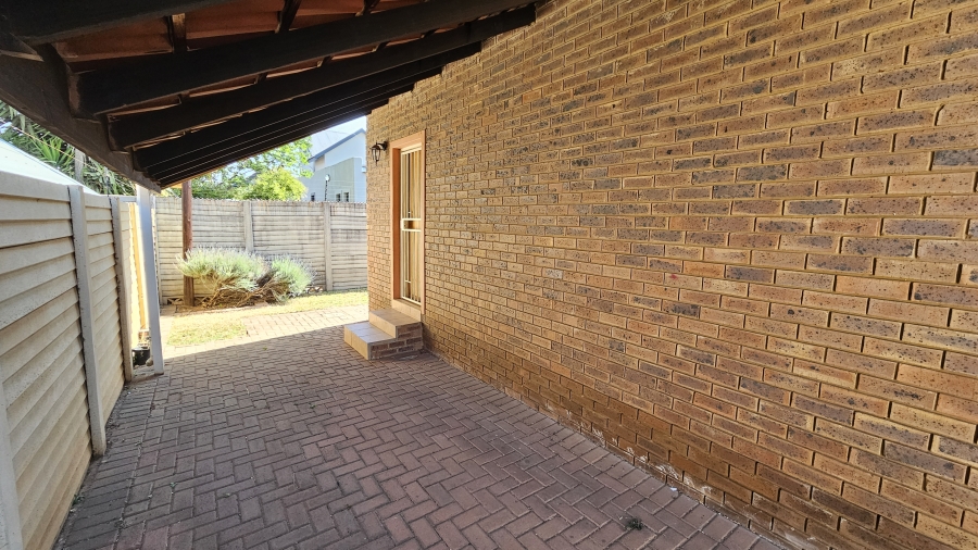 To Let 4 Bedroom Property for Rent in Moreleta Park Gauteng