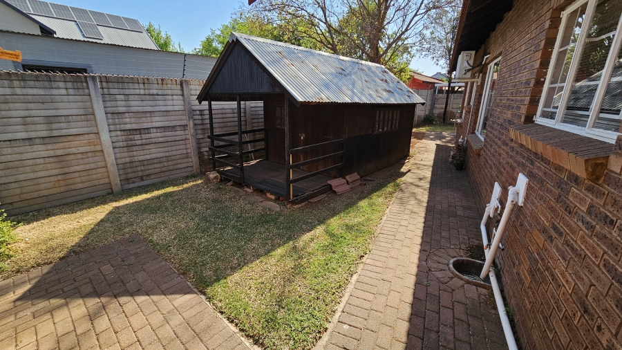 To Let 4 Bedroom Property for Rent in Moreleta Park Gauteng